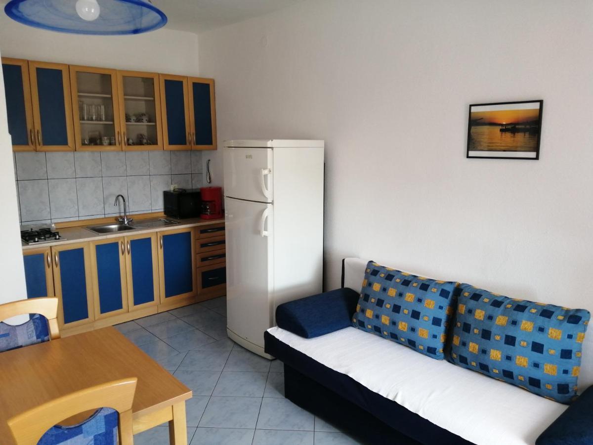 Apartments Dalmatian Stone House Туран Екстериор снимка