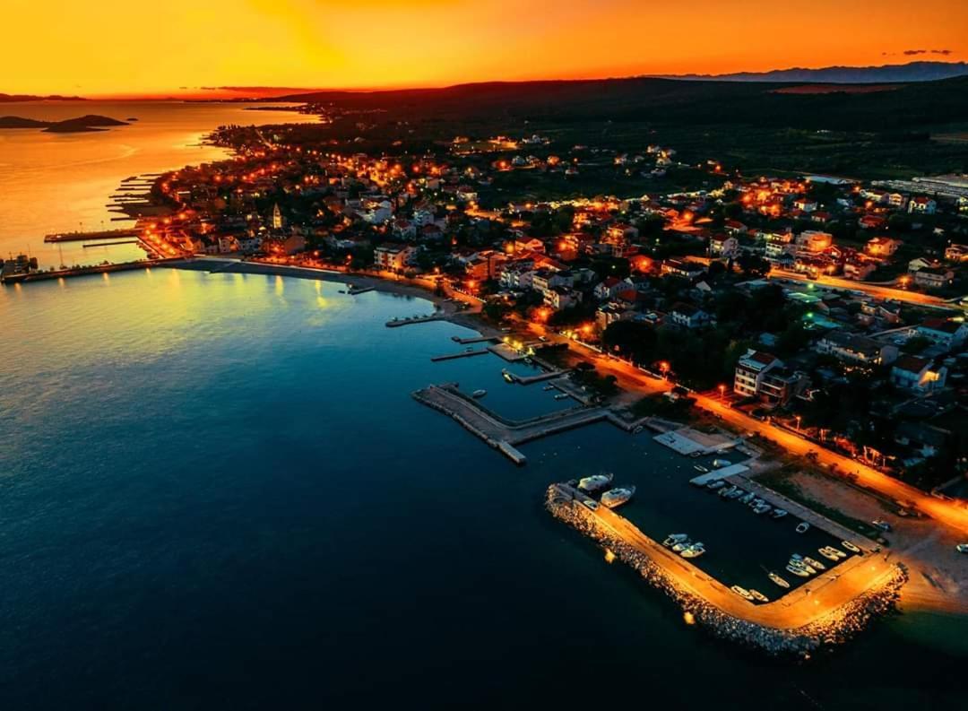 Apartments Dalmatian Stone House Туран Екстериор снимка