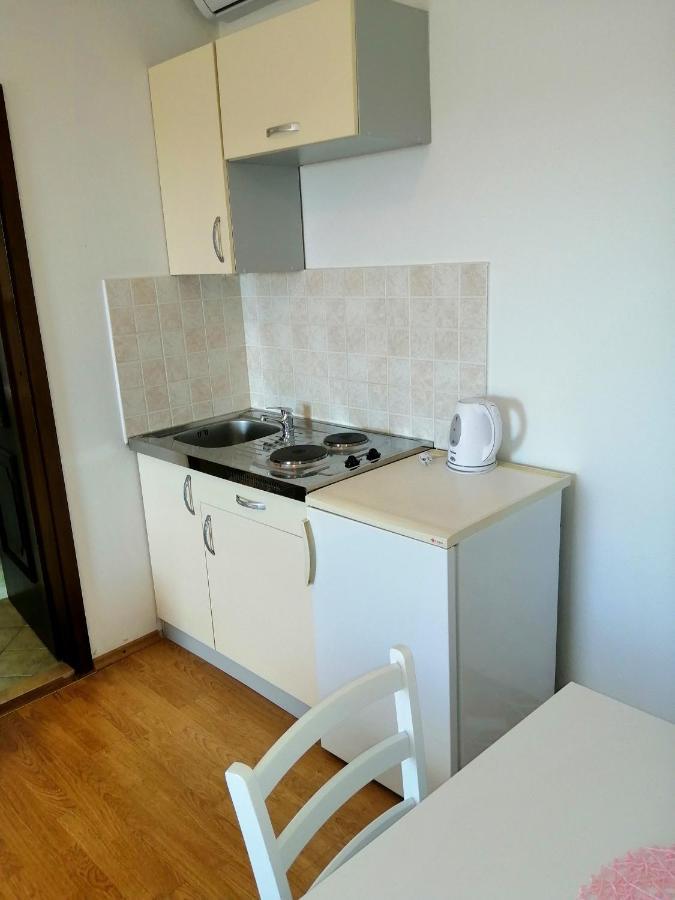 Apartments Dalmatian Stone House Туран Екстериор снимка