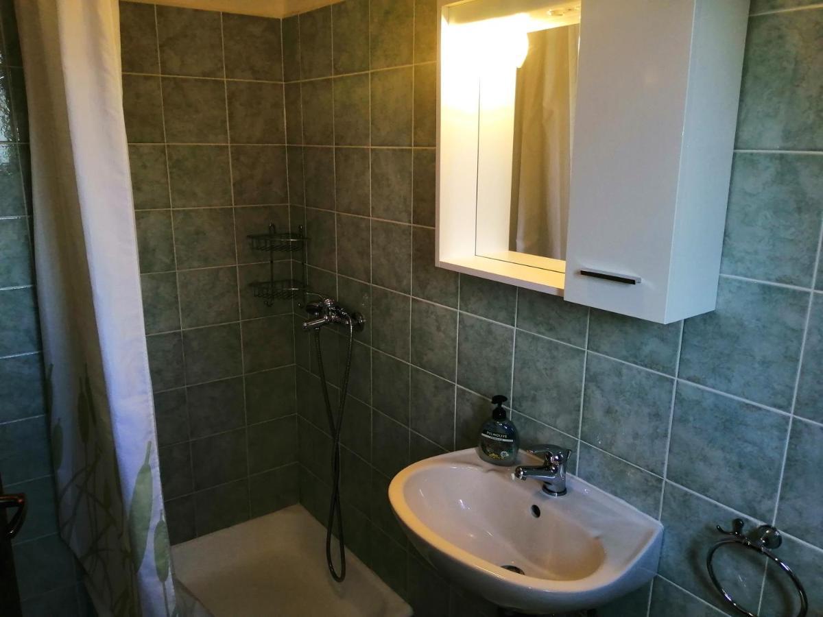 Apartments Dalmatian Stone House Туран Екстериор снимка