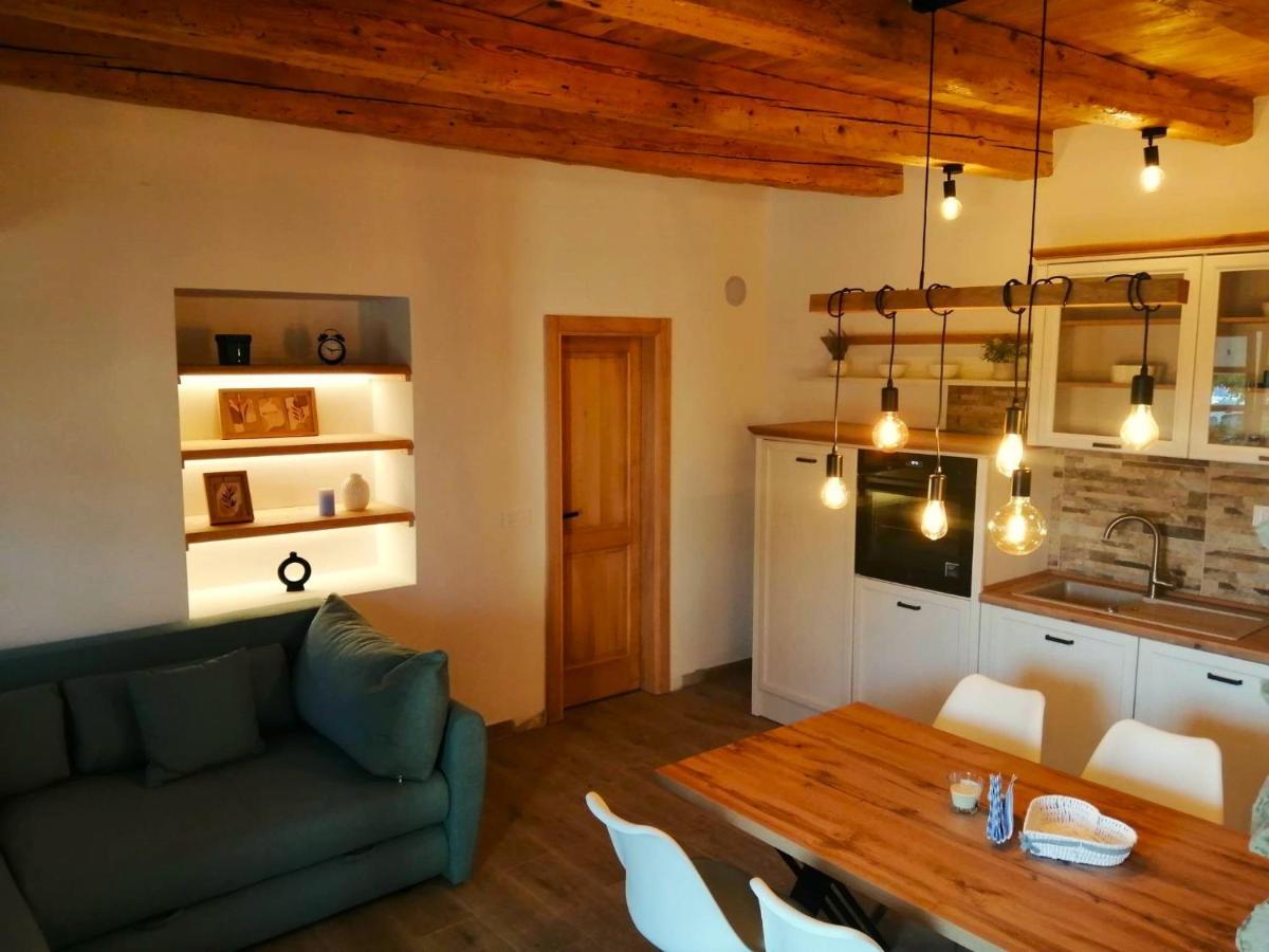 Apartments Dalmatian Stone House Туран Екстериор снимка