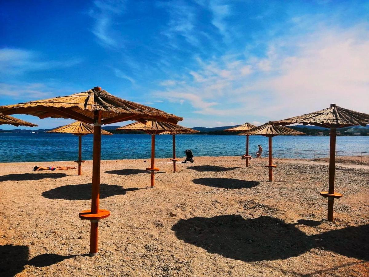 Apartments Dalmatian Stone House Туран Екстериор снимка